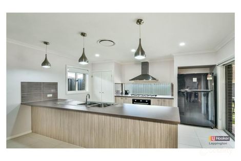 Property photo of 17 Grantham Crescent Denham Court NSW 2565