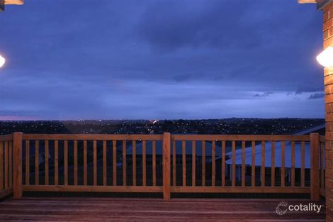 Property photo of 60 Montbrae Circuit Narre Warren North VIC 3804