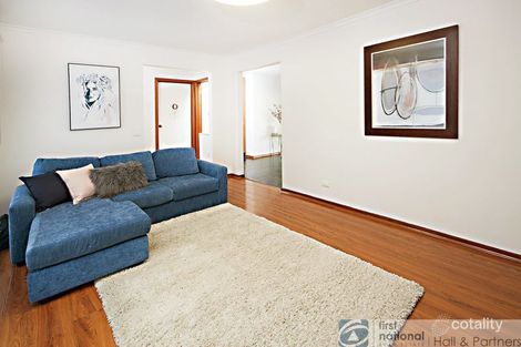 Property photo of 21 Oxley Way Endeavour Hills VIC 3802
