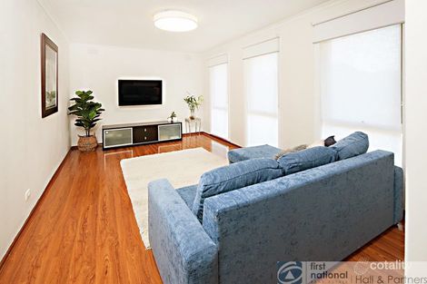 Property photo of 21 Oxley Way Endeavour Hills VIC 3802