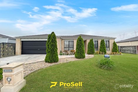 2 Cranberry Pl, Cranbourne, VIC 3977