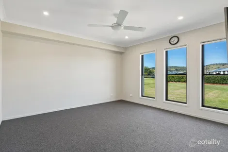 Property photo of 10 Fernrow Drive Plainland QLD 4341