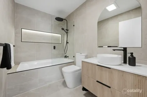 Property photo of 19 Galong Crescent Koonawarra NSW 2530