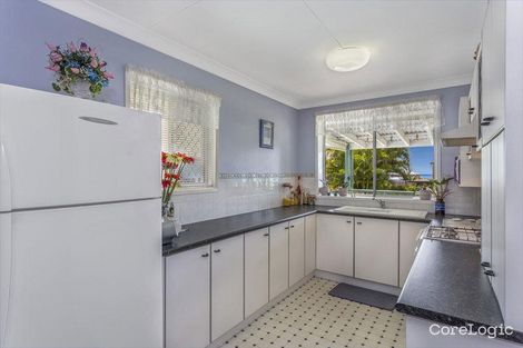 Property photo of 18 Grattan Terrace Wynnum QLD 4178