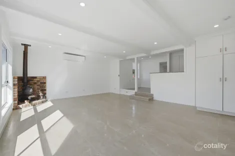Property photo of 19 Galong Crescent Koonawarra NSW 2530