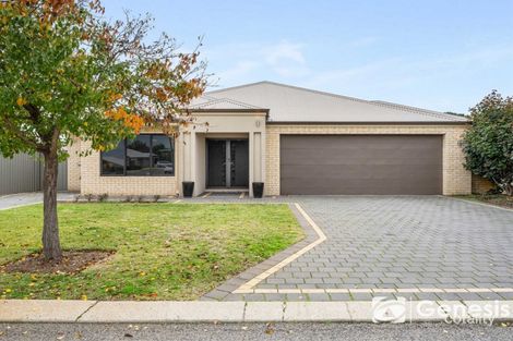 7 Birmingham Pde, Piara Waters, WA 6112