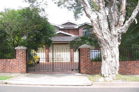 73 Carshalton St, Croydon Park, NSW 2133