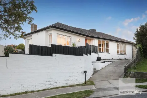 5 FOREST CT, GLADSTONE PARK, VIC 3043