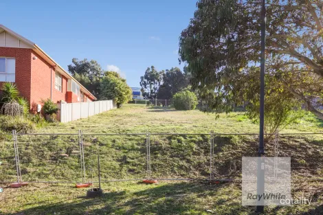 Property photo of 16 Primula Boulevard Gowanbrae VIC 3043