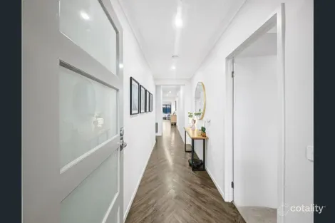 Property photo of 8 Antonio Drive Melton South VIC 3338