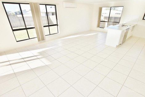 Property photo of 33 Benjamin Drive Gracemere QLD 4702