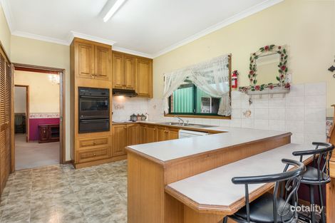 Property photo of 14 Broad Road Campbells Creek VIC 3451