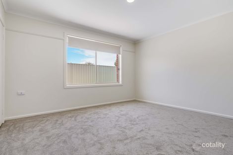Property photo of 5 Stagecoach Crescent Sydenham VIC 3037