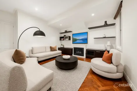 Property photo of 2 College Street Elsternwick VIC 3185