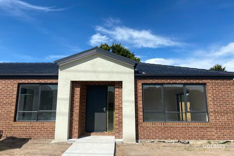 2/106 Clairmont Ave, Cranbourne, VIC 3977