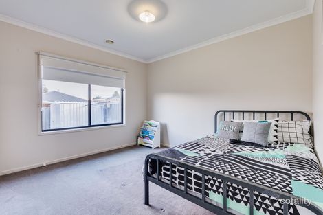 Property photo of 13 Kinglake Drive Manor Lakes VIC 3024