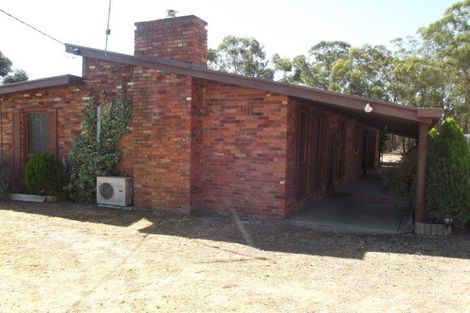 18 Rowes Lane, Bowenvale, VIC 3465