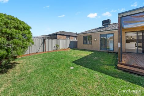 Property photo of 21 Beagle Street Cranbourne East VIC 3977