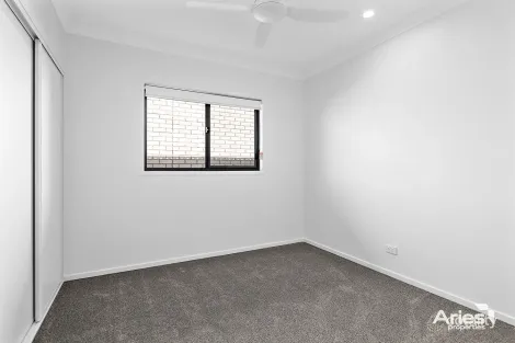Property photo of 54 Redcomb Drive Park Ridge QLD 4125