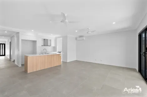Property photo of 54 Redcomb Drive Park Ridge QLD 4125