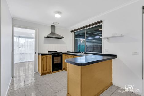 Property photo of 8 Farnborough Avenue Craigieburn VIC 3064
