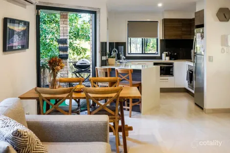 5/10 Mountain View Ave, Miami, QLD 4220