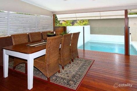 Property photo of 30 Pine Street Wynnum QLD 4178