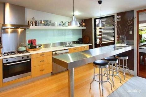Property photo of 30 Pine Street Wynnum QLD 4178