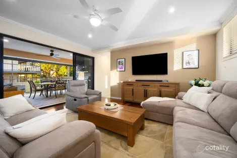 Property photo of 121 Sheehan Avenue Hope Island QLD 4212