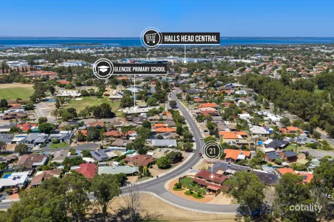 Property photo of 11 Glencoe Parade Halls Head WA 6210