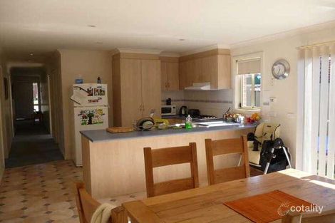 Property photo of 4 Elstead Way Lake Gardens VIC 3355