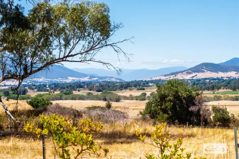 Property photo of 4 Speers Lane Dederang VIC 3691