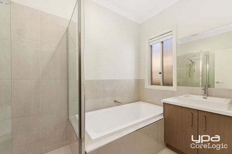 Property photo of 35 Voyager Drive Fraser Rise VIC 3336