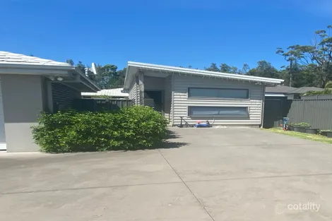 42-42a Flat Top Dr, Woolgoolga, NSW 2456