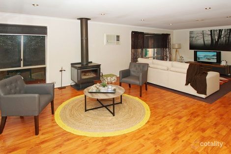 Property photo of 21 Rosella Walk South Morang VIC 3752
