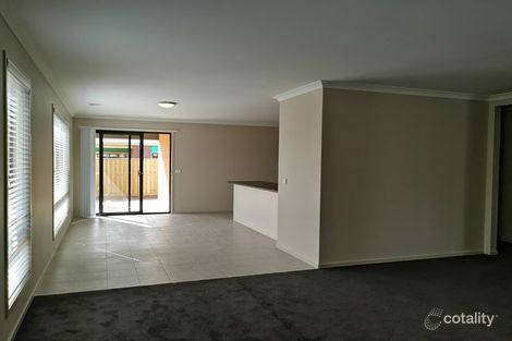 Property photo of 42 Wedgebill Circuit Werribee VIC 3030