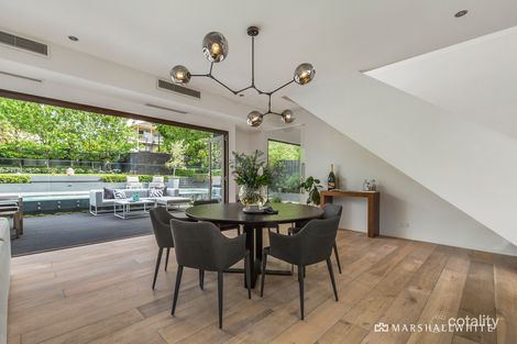 Property photo of 32 Rosedale Road Glen Iris VIC 3146