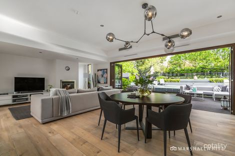 Property photo of 32 Rosedale Road Glen Iris VIC 3146