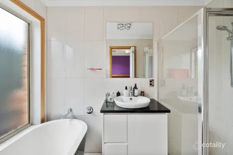 Property photo of 1 Queensborough Avenue Hillcrest SA 5086