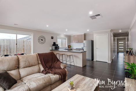 Property photo of 35 Thwaites Road Pakenham VIC 3810