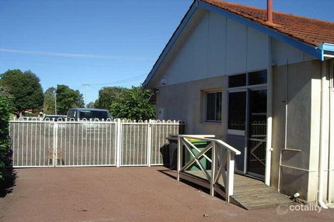 Property photo of 11 Crellin Way Cloverdale WA 6105