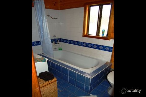 Property photo of 80 Elizabeth Bay Drive Lake Munmorah NSW 2259