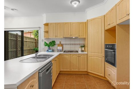 Property photo of 10 The Crest Attwood VIC 3049
