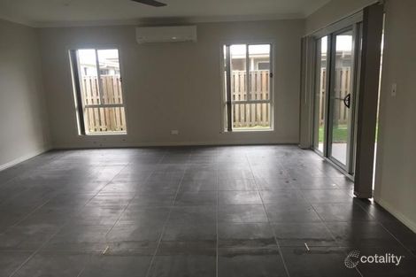 Property photo of 27 North Quay Circuit Hope Island QLD 4212