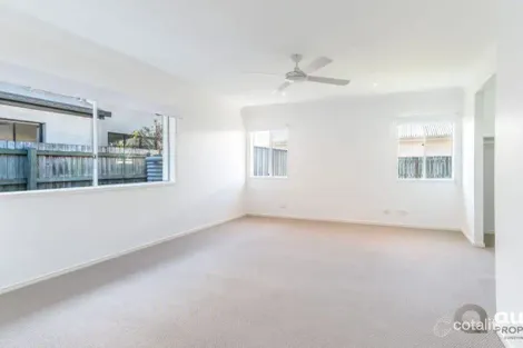 Property photo of 4 Bega Place Parrearra QLD 4575
