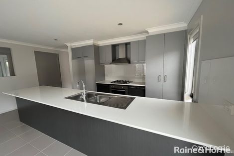 Property photo of 18 Hardware Lane Taylors Hill VIC 3037