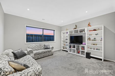 Property photo of 12 Hogan Court Drouin VIC 3818