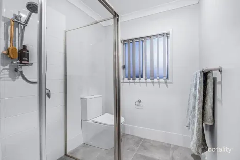 Property photo of 27 Field Avenue Hemmant QLD 4174