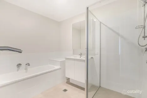 Property photo of 21/430 Gainsborough Drive Pimpama QLD 4209