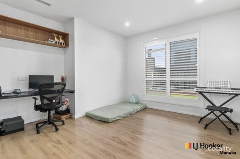 Property photo of 10 Edwin Hicks Way Coombs ACT 2611